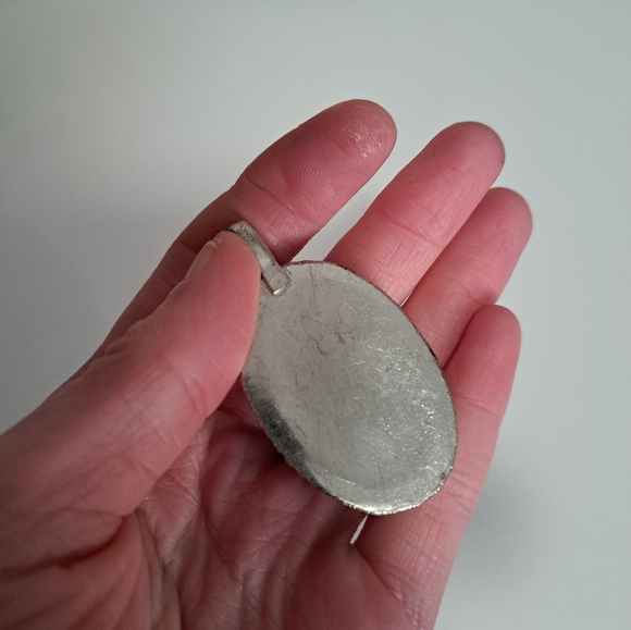 Elegant Silver and Red Pendant - Picture 3 of 4